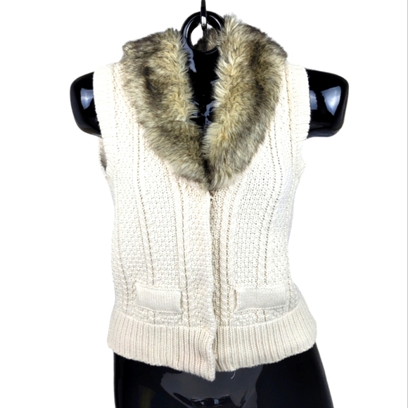 Anthropologie/Kaisely Faux Fur Collar Sleeveless Snap Closure Sweater - Picture 1 of 8